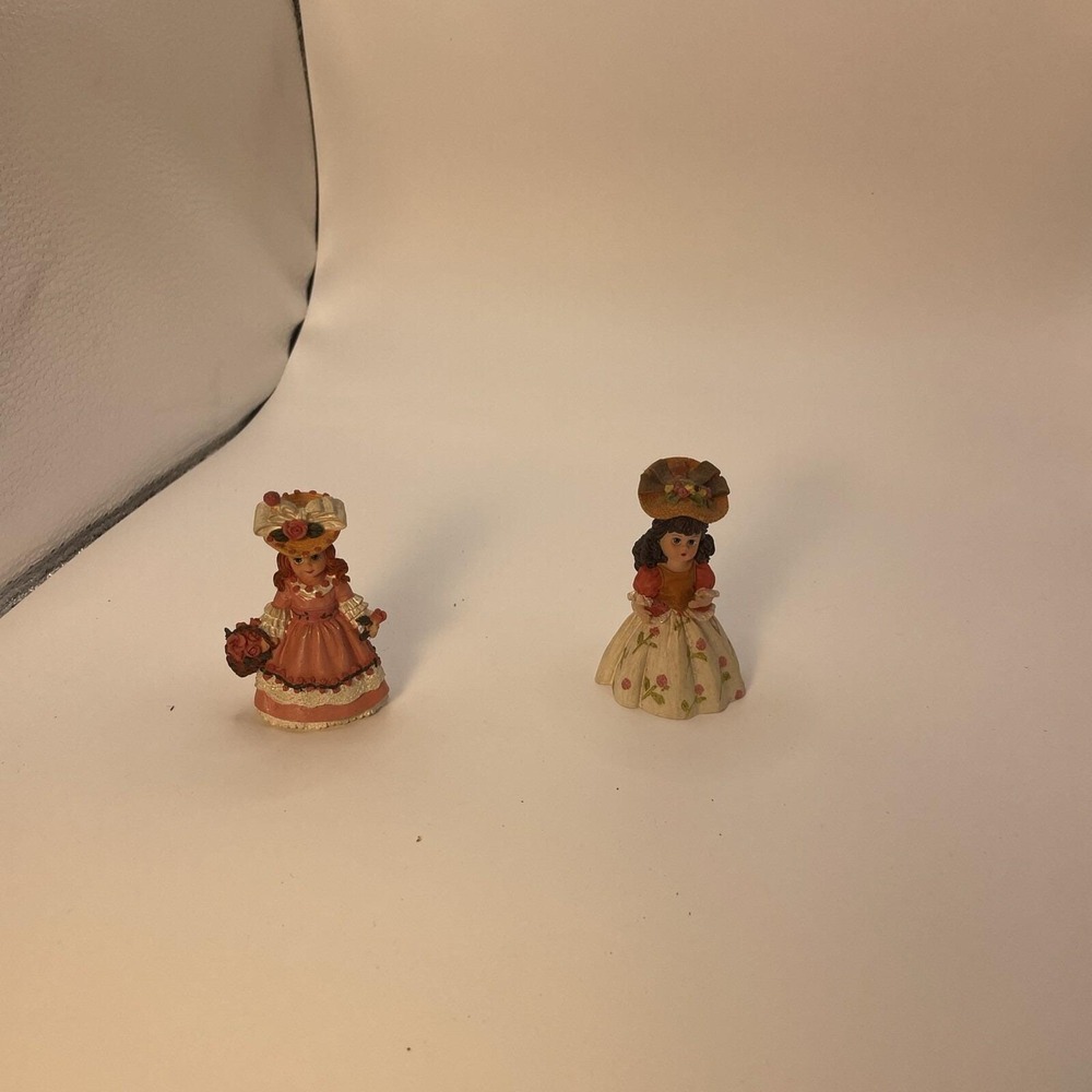 Vintage Madame Alexander Old‎ Women Who Lived In A Shoe Set Of Two  Circa 2001